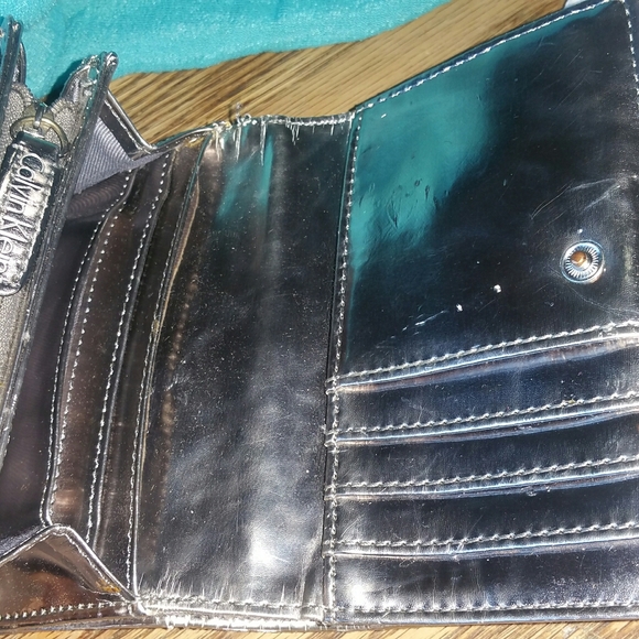 Calvin Klein Trifold Silver & Black Wallet - Picture 3 of 7